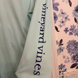 Vineyard Vines Shirt and Leggings Performance outfit